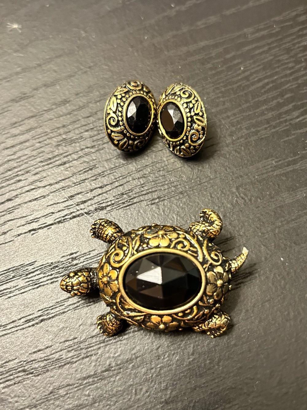 Antique Gold Turtle Brooch and Stud Earrings with Black Gemstones